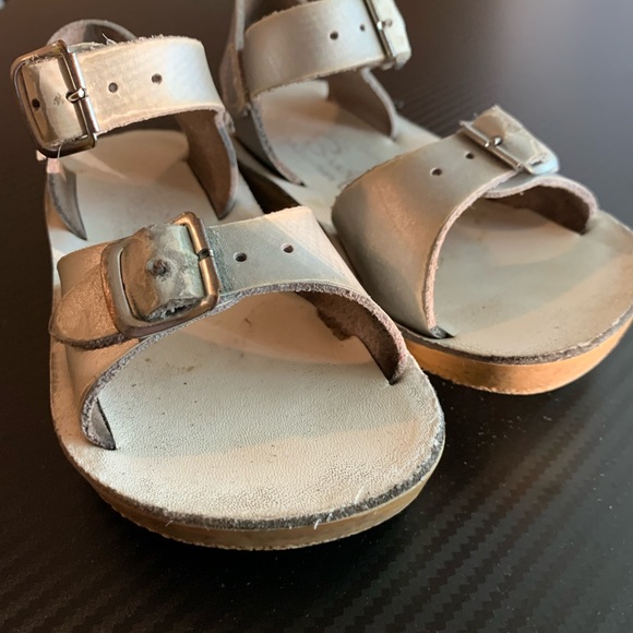 ⭐️Silver Salt Water Sandals by Hoy - Picture 2 of 4